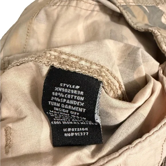 Sanctuary Women's Camo Utility Shorts in Tan and Olive - Picture 4 of 6